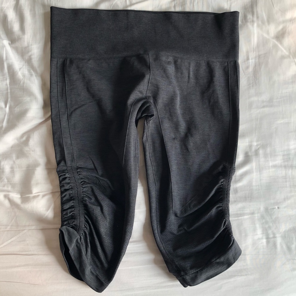 Lululemon Stretch Capris Size 12